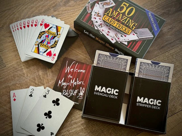 Magic Makers 50 Amazing Card Tricks Kit Deluxe Edition